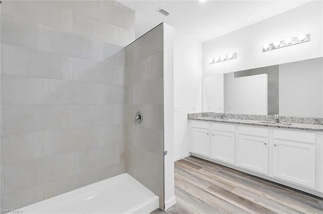 Building Photo - 422 NE 20th Terrace