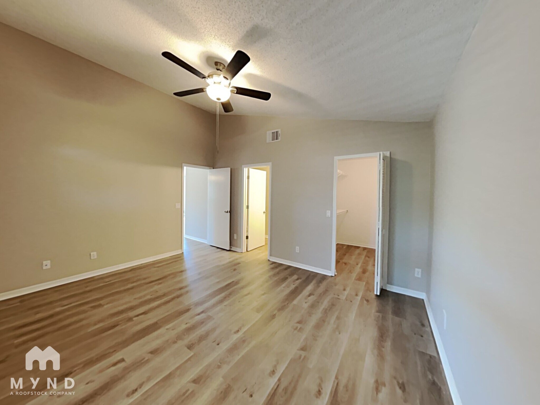 Building Photo - 915 River Wind Ave