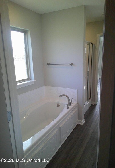 Building Photo - 520 Stone Brook Pl