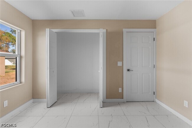 Building Photo - 3513 NE 17th Pl