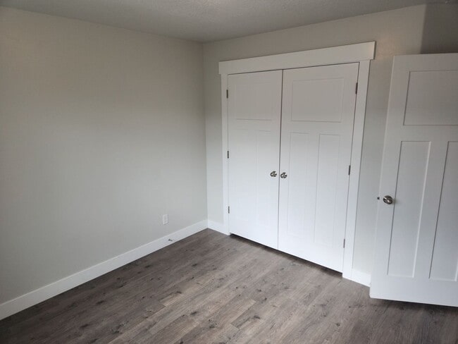 Building Photo - 4 Bedroom 2.5 Bathroom Lehi Townhome!