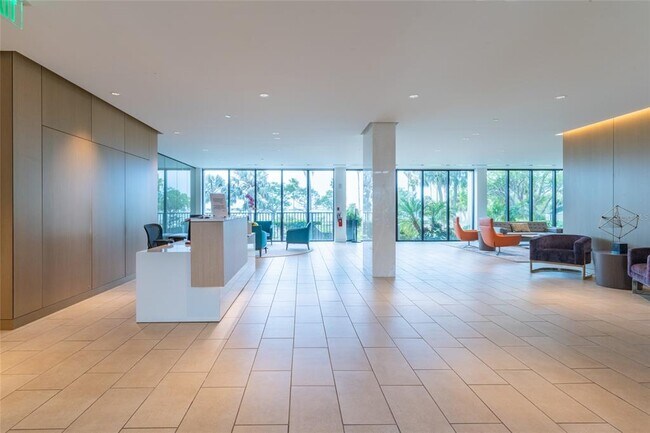 Building Photo - 770 S Palm Ave