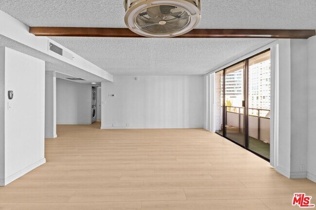 Building Photo - 10535 Wilshire Blvd
