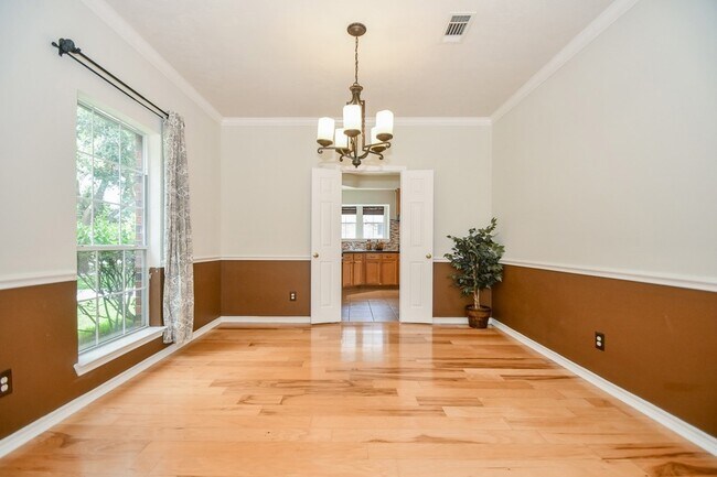 Building Photo - 20735 Park Pine Ln