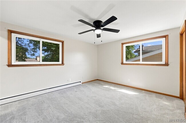 Building Photo - 35 Tomcyn Dr