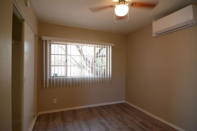 Building Photo - Remodeled 1 Bedroom 1 Bath House! Central Tucson Location!