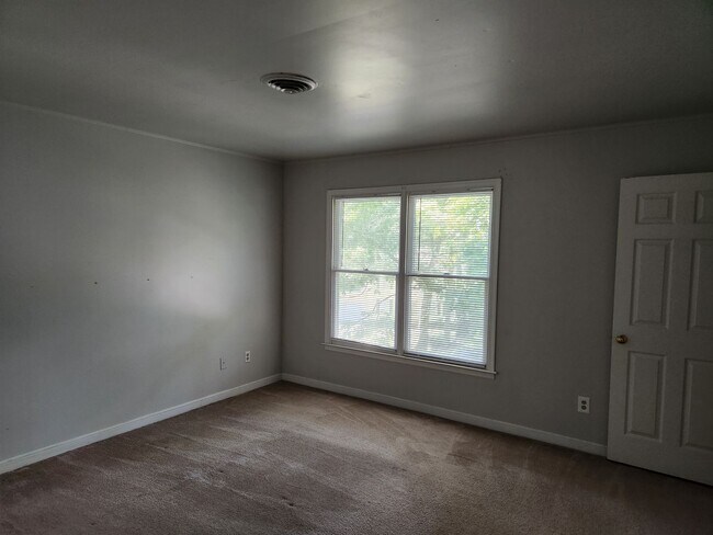 Building Photo - 3 Bedroom-Chesterfield-Midlothian-Woodlake...