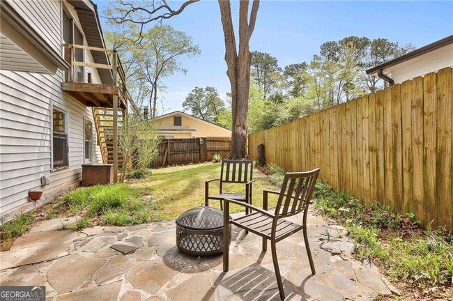 Building Photo - 2037 Lively Ridge Rd NE