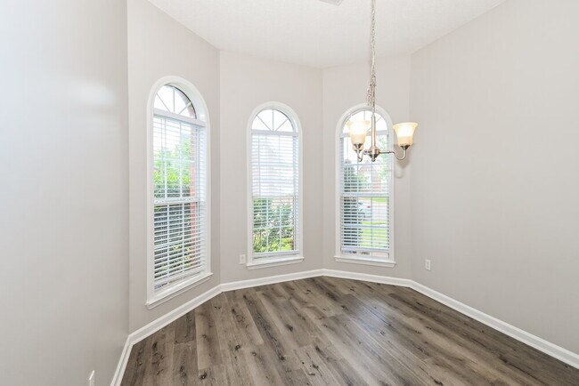 Building Photo - 1128 Averett Ln