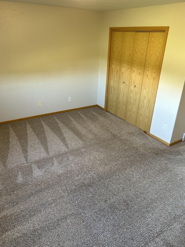 Building Photo - 3240 E Capitol Ave