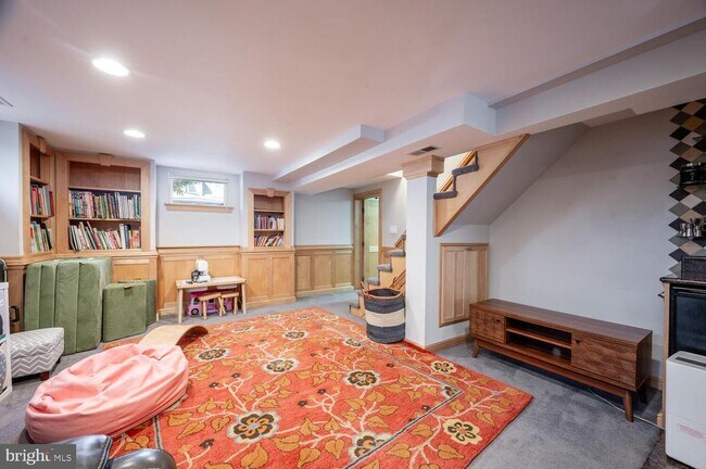 Building Photo - 6034 21st St N