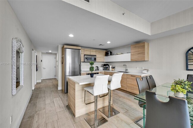 Building Photo - 16385 Biscayne Blvd