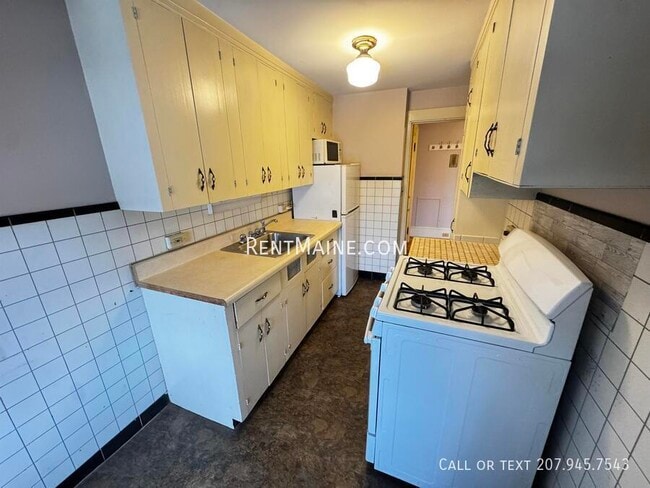 Building Photo - 77 Broadway