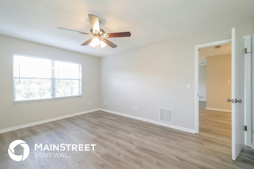 Building Photo - 8024 Nicklaus Dr