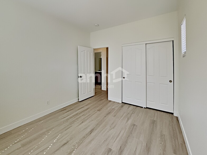 Building Photo - 8928 Cambridge Glen Ct