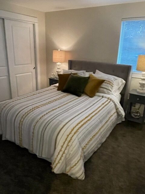 Building Photo - 300 N 130th St