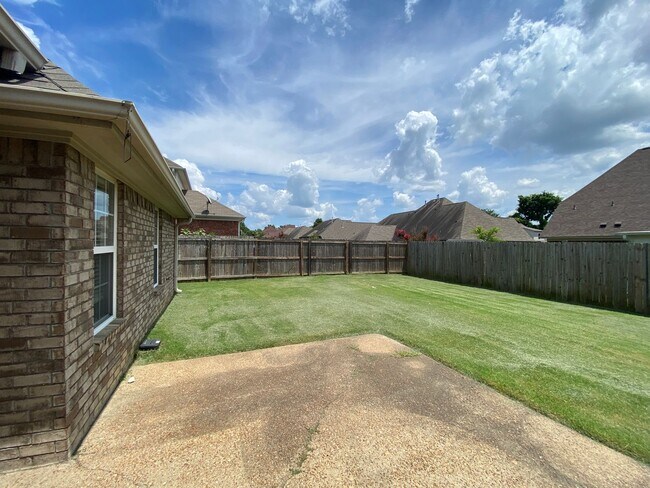 Building Photo - BARTLETT RENTAL HOME 3 BEDROOM 2 BATHROOM WITH FENCED BACKYARD