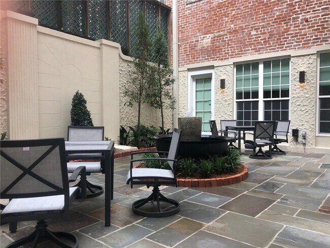 Common Courtyard - 820 Union St