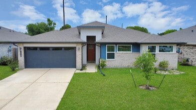 Building Photo - 1118 Hyde Lk Ln