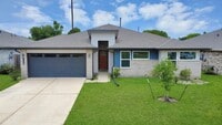 Building Photo - 1118 Hyde Lk Ln