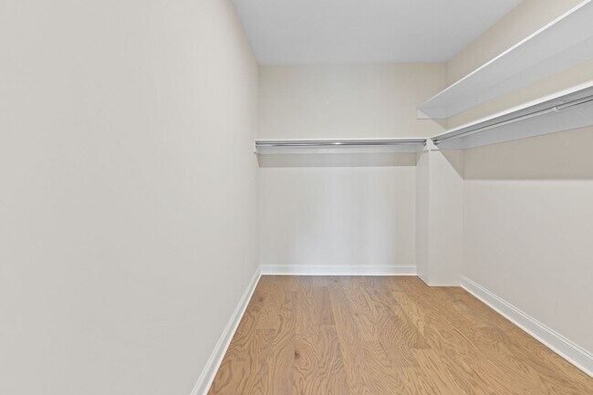Building Photo - 5233 Highpointe Lakes Dr