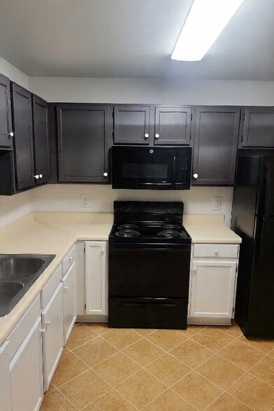 Building Photo - 2182 Timberwood Cir S