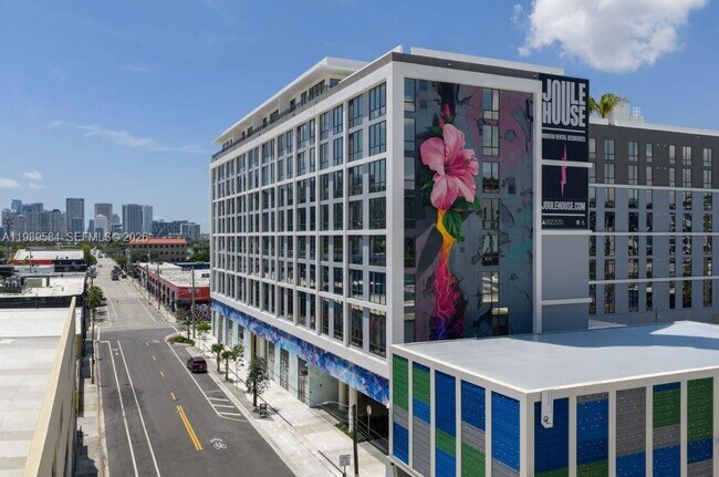 Building Photo - 2200 NW 1st Ave