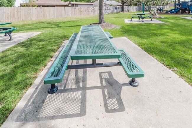 Building Photo - 14118 Sandy Point Ln