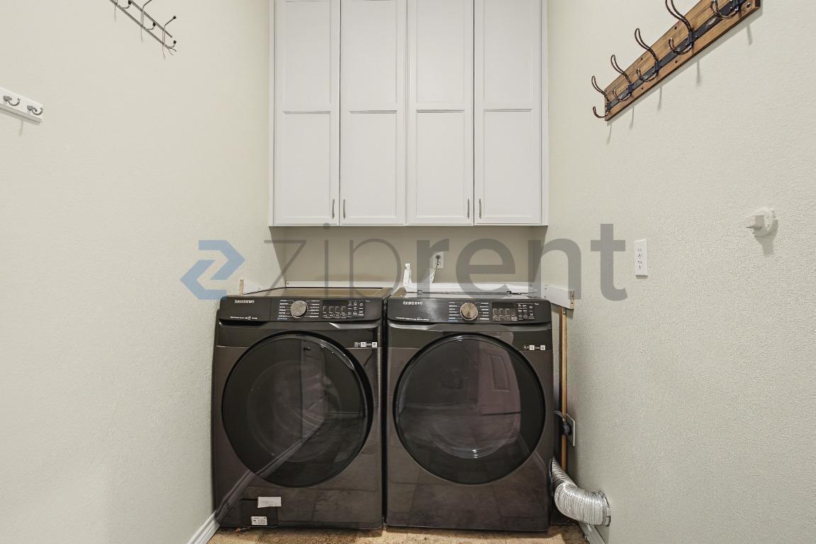 Building Photo - Unit