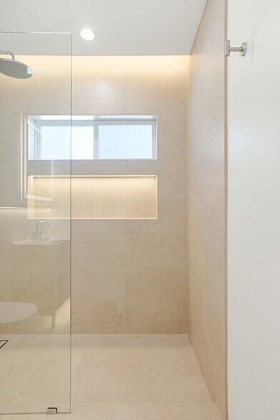 Building Photo - 7314 Fallbrook Ave