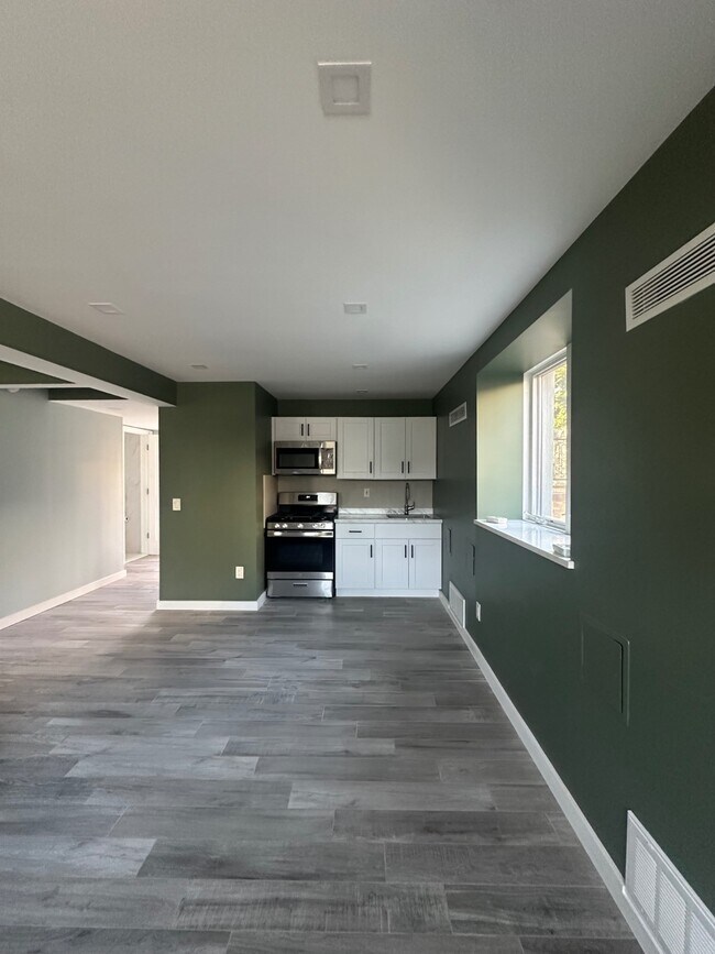 Building Photo - 3829 Beechwood Pl