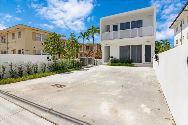 Building Photo - 4432 W Flagler St