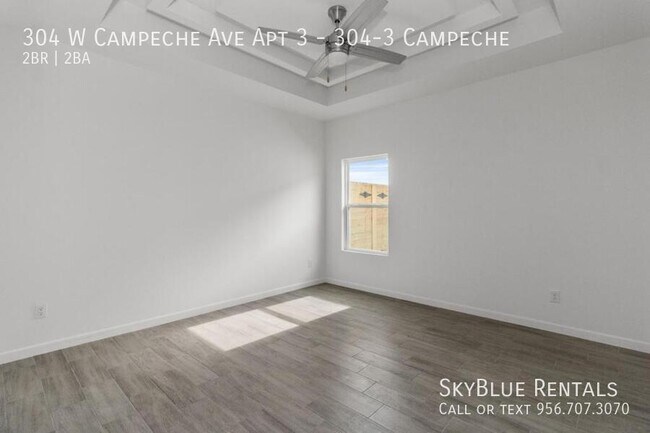 Building Photo - 304 W Campeche Ave