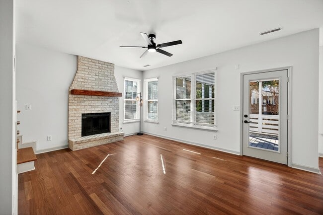 Building Photo - 1353 Black River Dr