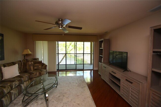 Building Photo - 706 Cobblestone Dr