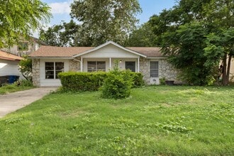 Building Photo - 407 Cicero Ave