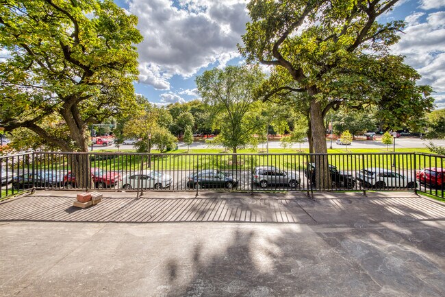 Building Photo - 3006 W Logan Blvd