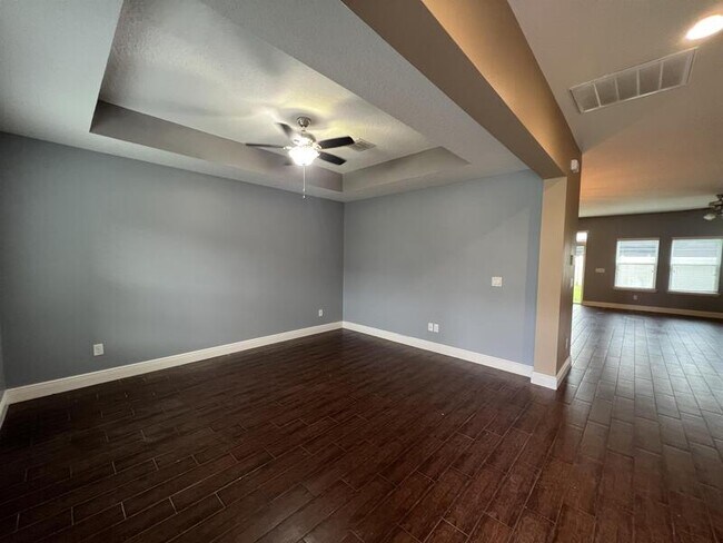 Building Photo - 14036 Lonecreek Ave
