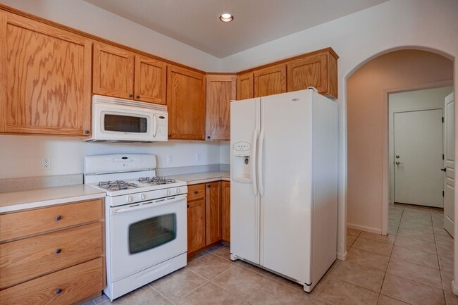 Building Photo - 3 Bedroom, 2 Bath Home in Prescott!