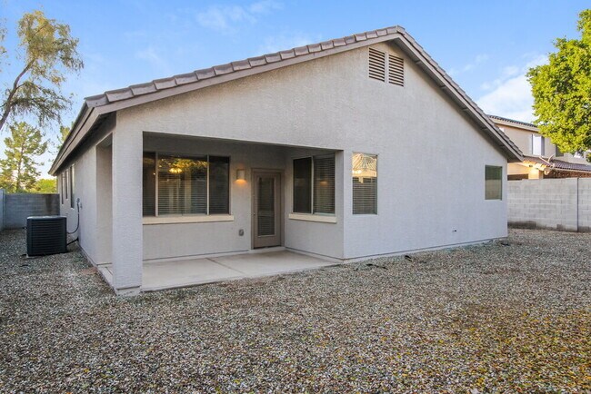 Building Photo - 14338 W Crocus Dr