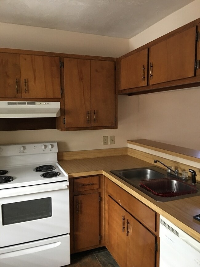 Building Photo - 2/2/ Walking Distance To Capital Regional ...