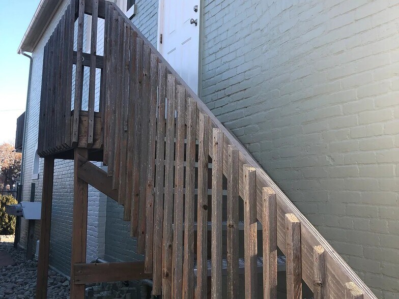 Building Photo - 3021 Lawrence St