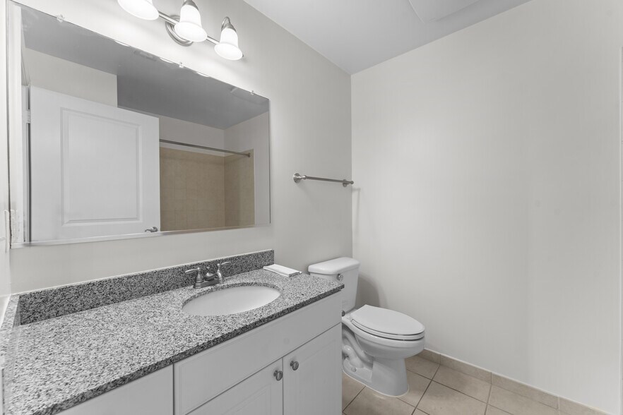 Building Photo - 3650 S Glebe Rd