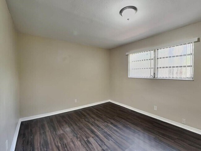 Building Photo - 4915 Johnson St