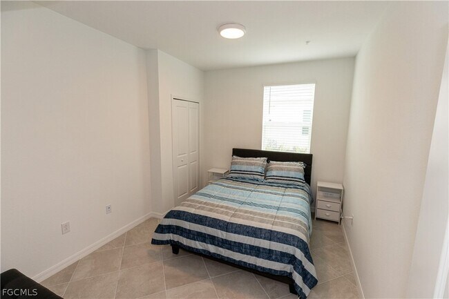 Building Photo - 16572 Kingwood Ln