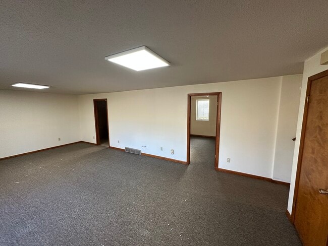 Building Photo - 809 2nd Ave NE