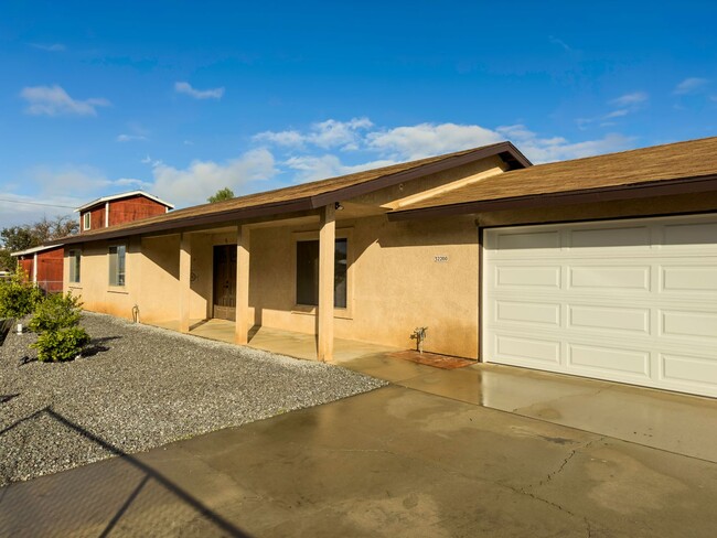 Building Photo - ~RARE FIND~ Newly Remodeled 3 Bedroom Home...