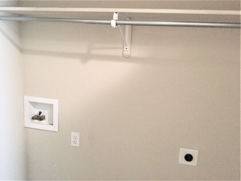 Building Photo - 2922 Swan Point Ct