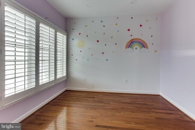 Building Photo - 18353 Fairway Oaks Square