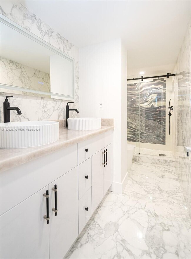 Building Photo - 18081 Biscayne Blvd